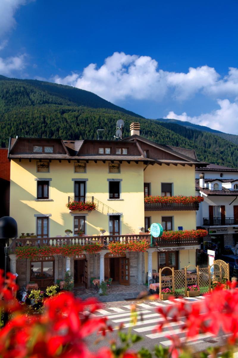 Hotel Sciatori Passo del Tonale Luaran gambar